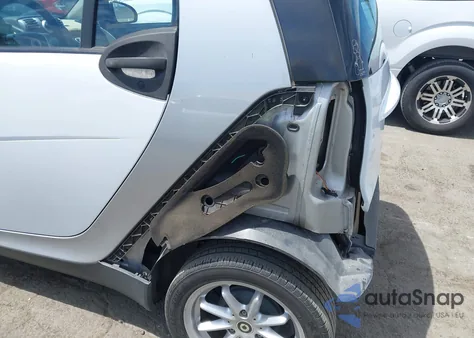 2009 Smart Fortwo Brabus/Passion/Pure из США, поврежденный, VIN WMEEJ31X49K223063